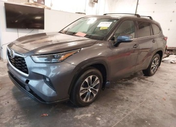 Toyota Highlander III 2023 Toyota Highlander 2023, XLE, 2.4L, od ubezpieczalni 2.4 Benzyna 269KM, zdjęcie 2