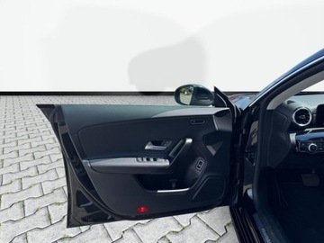 Mercedes CLA C118/X118 Coupe Facelifting 1.3 180 136KM 2024 Mercedes-Benz CLA 1.3 Benzyna 136KM, zdjęcie 8