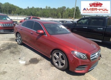 Mercedes Klasa E W213 2018 Mercedes-Benz Klasa E 2018, 2.0L, RWD, od ubez...