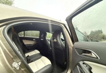 Mercedes Klasa A W176 Hatchback 5d 1.6 180 BlueEFFICIENCY 122KM 2013 Mercedes-Benz Klasa A Mercedes-Benz Klasa A 180 1.6 Benzyna 122KM, zdjęcie 30