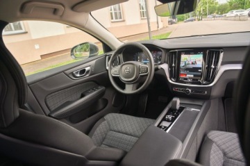 Volvo S60 III Sedan Facelifting 2.0 B4 197KM 2024 32tyś, PRZEBIEG_____4 SZTUKI W OFERCIE, zdjęcie 30