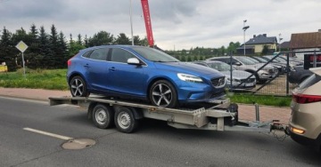 Volvo V40 II Hatchback Facelifting 2.0 D2 120KM 2018 Volvo V40 R-desing 2018. Full opcja 2.0 Diesel 120KM