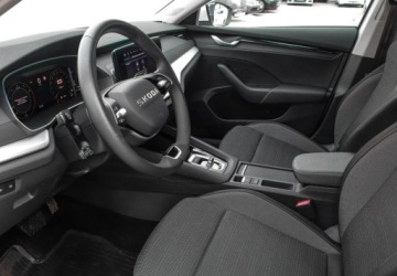 Skoda Octavia IV Liftback 1.5 TSI EVO 150KM 2024 Skoda Octavia Adaptive Cruise Control (ACC), Climatronic, DSG 1.5 Benzyna, zdjęcie 10