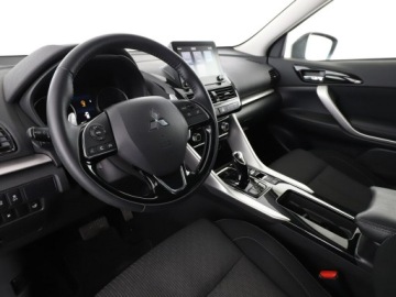 Mitsubishi Eclipse Cross SUV PHEV 2.4 188KM 2022 Mitsubishi Eclipse Cross PHEV 4x4 automat grzane, zdjęcie 13