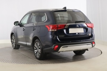 Mitsubishi Outlander III SUV Facelifting 2017 2.0 150KM 2018 Mitsubishi Outlander 2.0, Salon Polska, zdjęcie 3