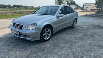 Mercedes Klasa C W203 Sedan W203 2.1 (C 220 CDI) 150KM 2005 Mercedes-Benz Klasa C Raty 2.2 cdi 150KM Automat Polskora tylko 200tys km, zdjęcie 8