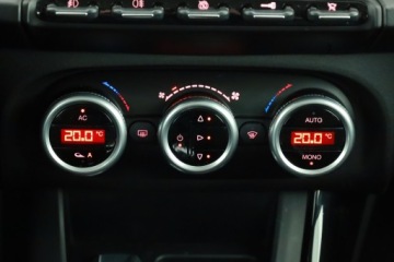 Alfa Romeo Giulietta Nuova II Hatchback 5d 1.4 TB 16v Mair 170KM 2011 Alfa Romeo Giulietta 1.4 T MultiAir, Salon Polska, zdjęcie 9