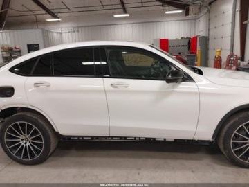 Mercedes GLC C253 2021 Mercedes-Benz GLC 2021 MERCEDES-BENZ GLC 300 4MATIC COUPE 2.0 Benzyna 255KM, zdjęcie 6
