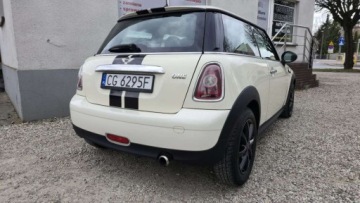 Mini One II Hatchback 1.4 95KM 2008 MINI ONE 1,4 benzyna 95 KM klima zarejestrowany 1.4 Benzyna 95KM, zdjęcie 13