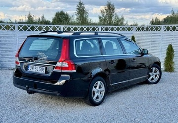 Volvo V70 III Kombi Facelifting 2.0 D2 DRIVE-E 120KM 2016 Volvo V70 Volvo V70 D2 Geartronic Summum 2.0 Diesel 120KM, zdjęcie 2