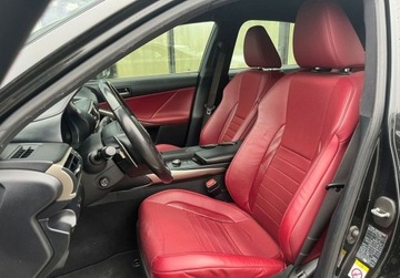Lexus IS III Sedan Facelifting 200t 245KM 2018 Lexus IS IS 200t 300 F Sport FV23 Salon PL Czerwone wnetrze, zdjęcie 5