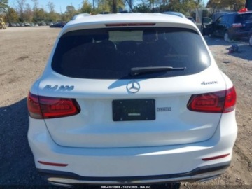 Mercedes GLC C253 2020 Mercedes-Benz GLC 2020 r.,2,0L 300 4MATIC 2.0 Benzyna 255KM, zdjęcie 4