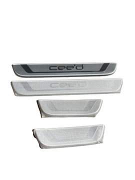 KIA CEED SPORT WAGON LISTWY OZDOBNE PROGÓW