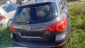 OPEL ASTRA J 2011 KRYT KUFRU