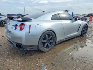 Nissan GT-R 2014 Nissan GT-R Track Edition 2014 3.8 Benzyna 545KM, zdjęcie 3