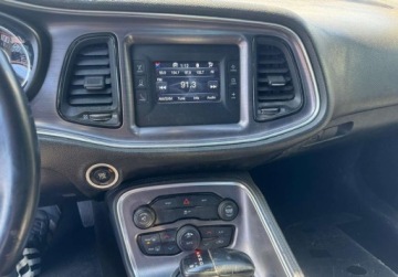 Dodge Challenger III 2015 Dodge Challenger 2015 Dodge Challenger SXT 3.6L - W POLSCE, po oplatach i, zdjęcie 14