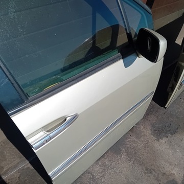 DVEŘE PRAVÉ PŘEDNÍ PEUGEOT 807 CITROEN C8 PRAVÝ