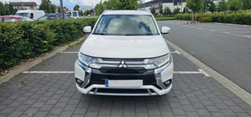 Mitsubishi Outlander III 2019 Mitsubishi Outlander 2.4 Plug-In 224 Km Klima Kamera Cofania Niski Przebieg, zdjęcie 9