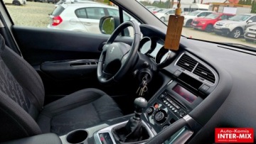 Peugeot 3008 I Crossover 1.6 THP 156KM 2012 Peugeot 3008 Biala perla niski przebieg 1.6 Benzyna 156KM, zdjęcie 18