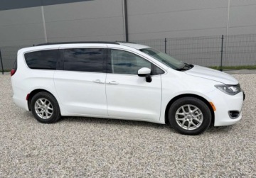 Chrysler Voyager V 2020 Chrysler Voyager 3.6 BENZ 291 KM 2020r 117.000 km Warszawa 3.6 291KM, zdjęcie 1