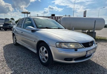 Opel Vectra B Sedan 2.2 16V ECOTEC 147KM 2001 Opel Vectra Zarejestrowany,Alu,Xenon