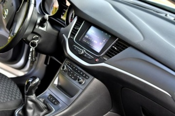 Opel Astra K Sports Tourer 1.0 Turbo 105KM 2017 Opel Astra Sports Tourer 1.0 105 KM Climatronic, zdjęcie 13