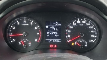 Kia Stonic I Crossover 1.2 DOHC 84KM 2018 Kia Stonic bogate wyposażenie *, zdjęcie 12