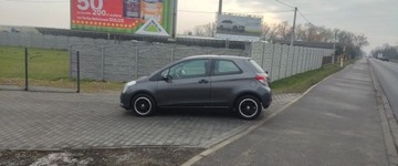 Toyota Yaris III Hatchback 5d 1.0 VVT-i 69KM 2013 Toyota Yaris 1.O BENZ ,bezwypadek,jeden wlasciciel ,kupiony w aso toyota, zdjęcie 2