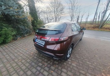 Honda Civic VIII Hatchback 3d 1.4 i-VTEC 100KM 2011 Honda Civic Honda Civic 1.4 Comfort 1.3 Benzyna 100KM, zdjęcie 5