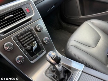 Volvo V60 I Kombi Facelifting 2.0 D4 DRIVE-E 190KM 2015 Volvo V60 Volvo V60 D4 Momentum 2.0 Diesel 190KM, zdjęcie 18