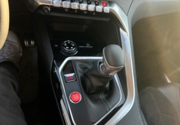 Peugeot 3008 II Crossover 1.2 PureTech 130KM 2019 Peugeot 3008 bezwypadekcrosswayledjak nowy 1.2 Benzyna 130KM, zdjęcie 20