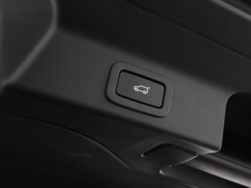 Jaguar F-Pace SUV 2.0 i4D 180KM 2016 Jaguar F-PACE 20d Automat AWD Portfolio Nawigacja, zdjęcie 39