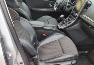 Renault Grand Scenic III 1.6 dCi 130KM 2018 Renault Grand Scenic 7 osobowyFaktura VatBezwypadkowyLakier oryginalnyGwar, zdjęcie 16