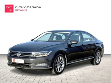 Volkswagen Passat B8 Limousine 2.0 TDI BlueMotion SCR 190KM 2019 Volkswagen Passat SalonPL 190KM DSG TDI HighlineSkoraACCNavi18Business ASO