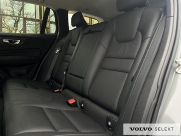 Volvo V60 II  Cross Country Facelifting 2.0 B4 197KM 2023 Volvo V60 Cross Country FV23% Plus B4D AWD LED Tem, zdjęcie 14