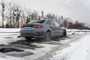 Toyota Corolla XII Sedan 1.8 Hybrid 122KM 2022 Toyota Corolla 1.8 Hybrid, Salon Polska, zdjęcie 4