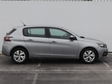 Peugeot 308 II Hatchback Facelifting 1.5 BlueHDI 102KM 2018 Peugeot 308 1.5 BlueHDi, Klima, Klimatronic, zdjęcie 5