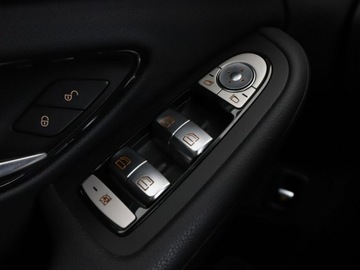 Mercedes Klasa C W205 Kombi Facelifting 2.0 220d 194KM 2019 Mercedes C 220 Avantgarde automat 194KM navi, zdjęcie 35