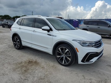 Volkswagen Tiguan II 2023 Volkswagen Tiguan Sel R-Line Black 2023 2.0 Benzyna 184KM, zdjęcie 4