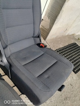 VW TOURAN И ЦЕНТРАЛЬНОЕ СИДЕНИЕ ЗАДНЕГО ВТОРОГО РЯДА 05 R