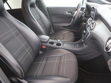 Mercedes CLA C117 Coupe 1.6 200 156KM 2013 Mercedes CLA 200, Salon Polska, Automat, Skóra, zdjęcie 8