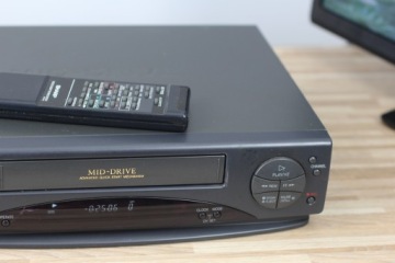 Видеомагнитофон Sharp VC-239, пульт дистанционного управления