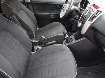 Kia Venga Mikrovan 1.4 DOHC CVVT 90KM 2011 Kia Venga 1.4 CVVT, Salon Polska, 1. Właściciel, zdjęcie 8