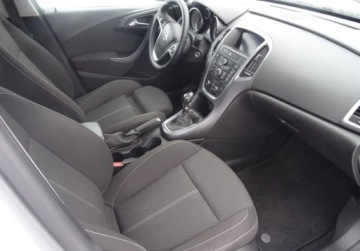 Opel Astra J Sports Tourer Facelifting 1.6 CDTI ecoFLEX 110KM 2015 Opel Astra 1.6 CDTI 110KM Okazja Sprowadzony Oplacony 1.6 Diesel 110KM, zdjęcie 11