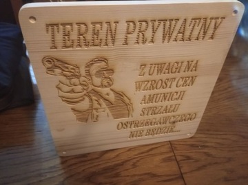 tablica ostrzegawcza informacyjna drewno