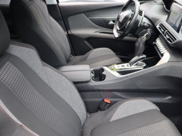 Peugeot 3008 II Crossover 1.2 PureTech 130KM 2018 Peugeot 3008 1.2 PureTech, Automat, Navi, Klima, zdjęcie 8