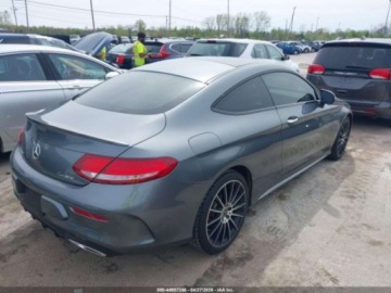 Mercedes Klasa C W205 2018 Mercedes-Benz Klasa C 2018 MERCEDES-BENZ C 300 4MATIC 2.0 Benzyna 241KM, zdjęcie 4