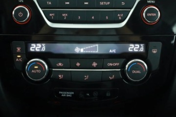 Nissan Qashqai II Crossover 1.2 DIG-T 115KM 2017 Nissan Qashqai 1.2 DIG-T, Salon Polska, Klima, zdjęcie 13