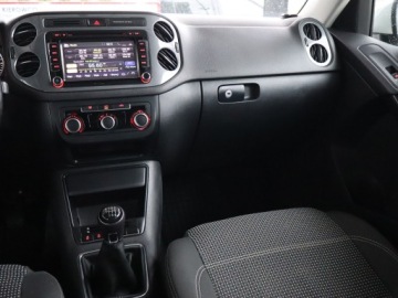 Volkswagen Tiguan I SUV Facelifting 2.0 TDI CR DPF BlueMotion 110KM 2015 VW Tiguan 2.0 TDI, Klima, Tempomat, Parktronic, zdjęcie 7