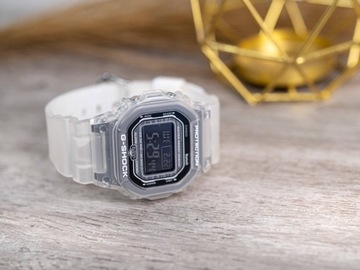 MĘSKI ZEGAREK CASIO DW-B5600G-7ER BLUETOOTH 200M